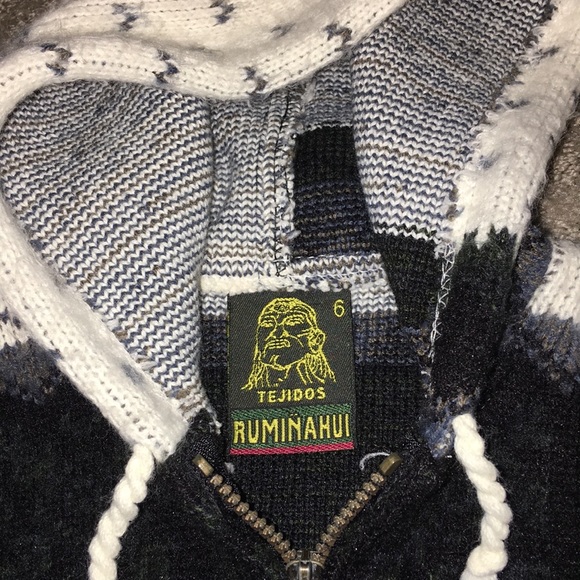 Alpaca Sweater - Picture 2 of 8